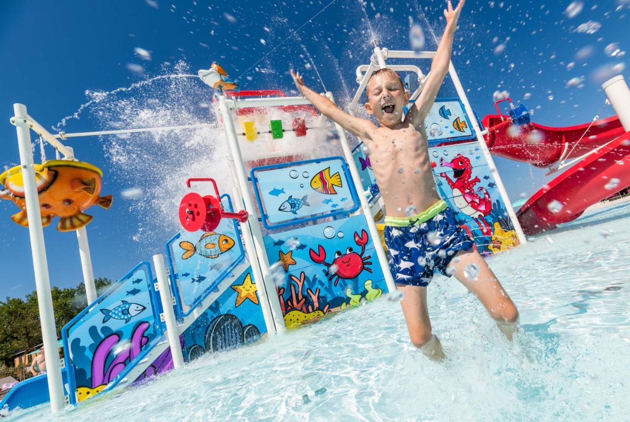 Mobile Homes Premium Relax Park Umag By Camp4You Karigador Bagian luar foto