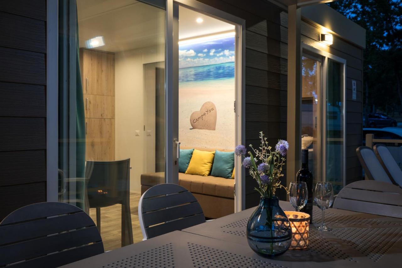 Mobile Homes Premium Relax Park Umag By Camp4You Karigador Bagian luar foto
