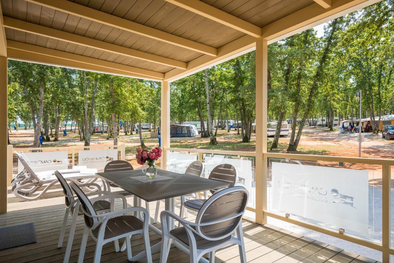 Mobile Homes Premium Relax Park Umag By Camp4You Karigador Bagian luar foto