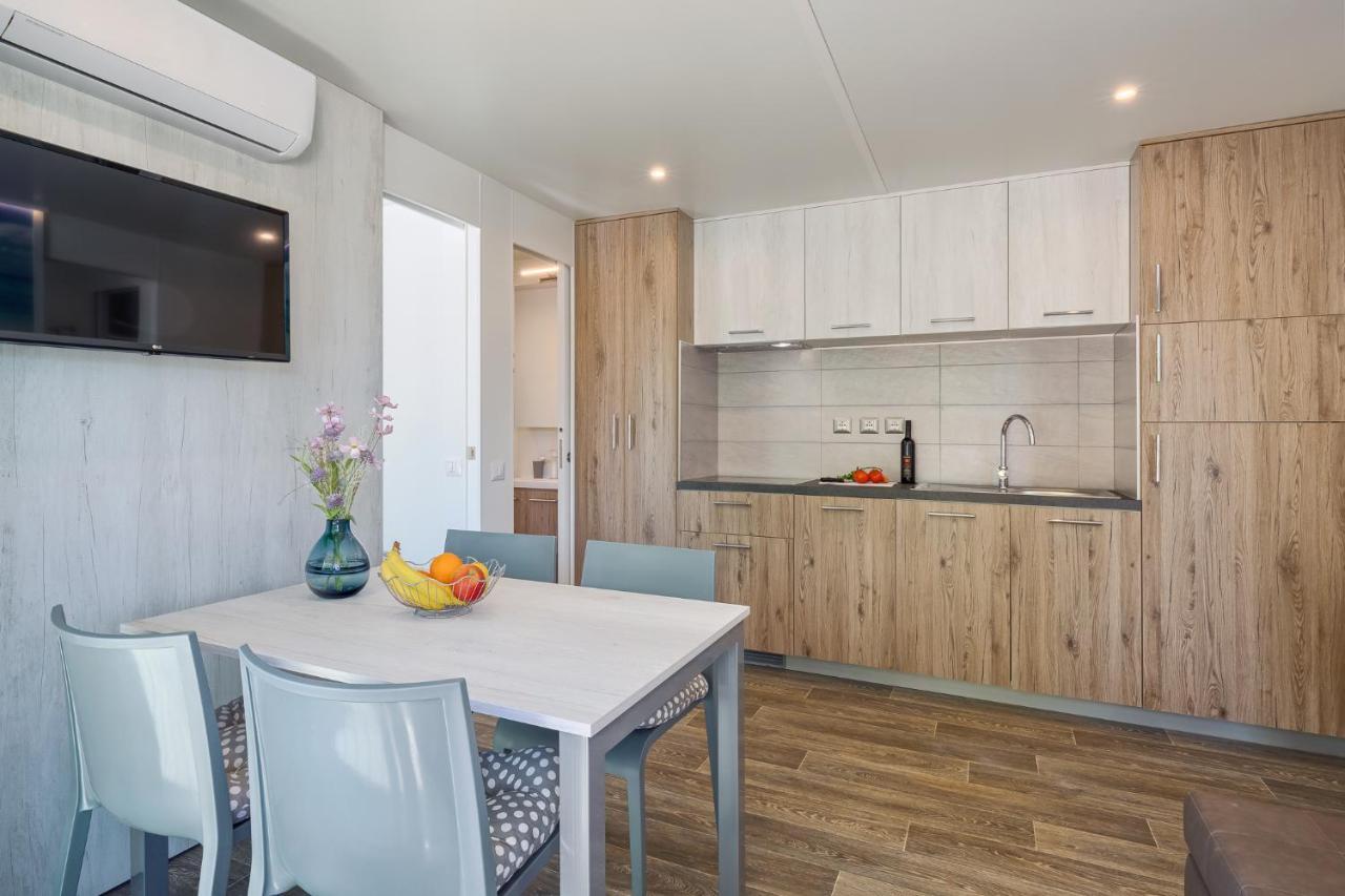 Mobile Homes Premium Relax Park Umag By Camp4You Karigador Bagian luar foto