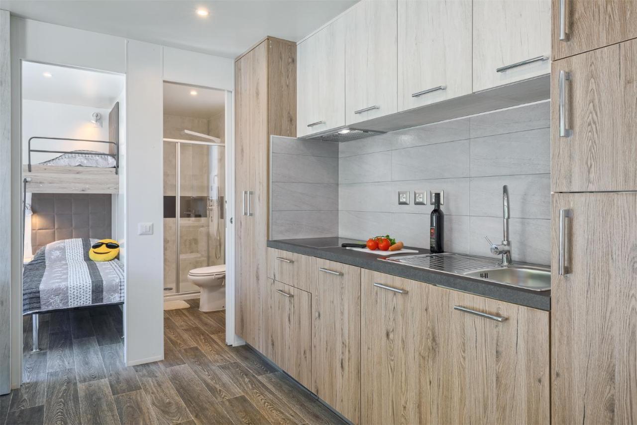 Mobile Homes Premium Relax Park Umag By Camp4You Karigador Bagian luar foto